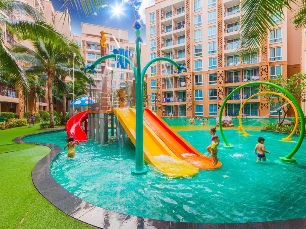 Atlantis Waterpark Praia de Jomtien Exterior foto
