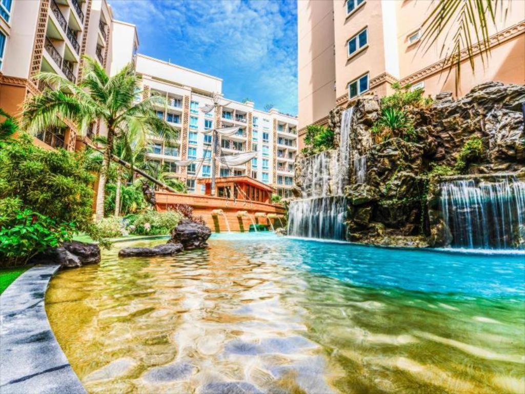 Atlantis Waterpark Praia de Jomtien Exterior foto